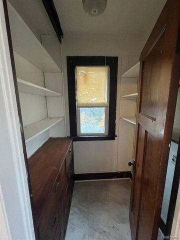 5024 Seminole, Detroit, MI 48213