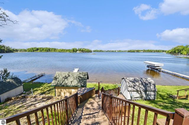 600 Second Avenue, Hale, MI 48739