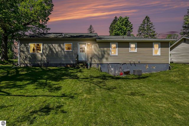 600 Second Avenue, Hale, MI 48739