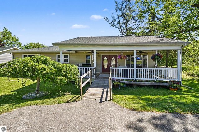 600 Second Avenue, Hale, MI 48739