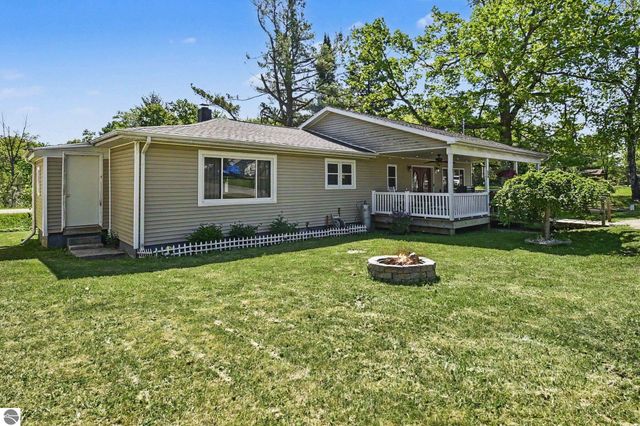 600 Second Avenue, Hale, MI 48739