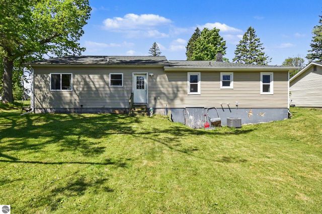 600 Second Avenue, Hale, MI 48739