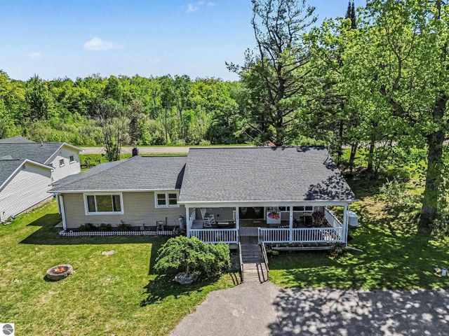 600 Second Avenue, Hale, MI 48739