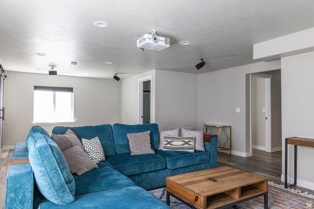 1025 W COYOTE GULCH WAY, Bluffdale, UT 84065