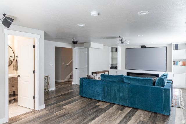 1025 W COYOTE GULCH WAY, Bluffdale, UT 84065