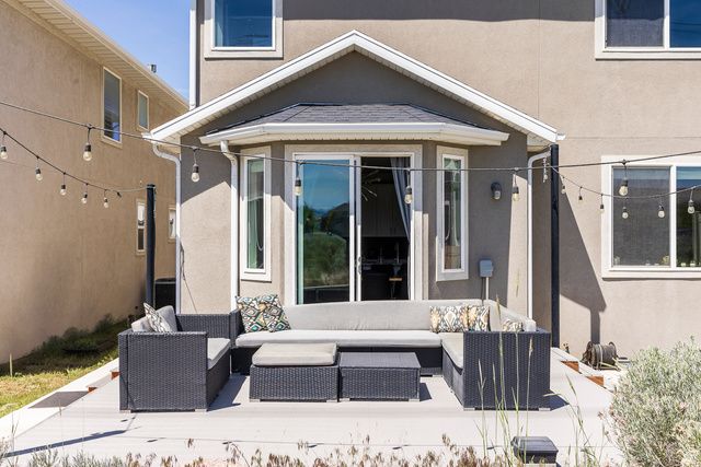 1025 W COYOTE GULCH WAY, Bluffdale, UT 84065