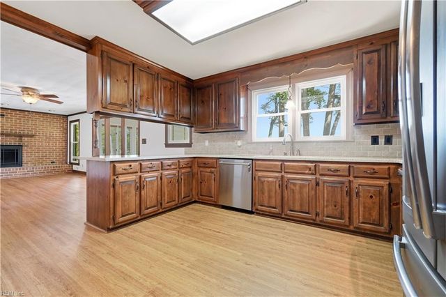 8 Merritt CV, Carrollton, VA 23314