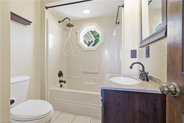 8 Merritt CV, Carrollton, VA 23314