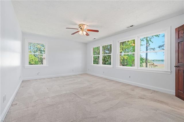 8 Merritt CV, Carrollton, VA 23314