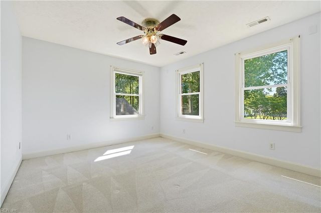 8 Merritt CV, Carrollton, VA 23314