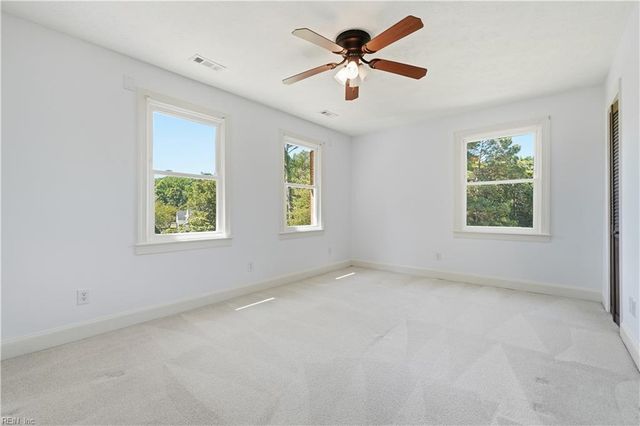 8 Merritt CV, Carrollton, VA 23314