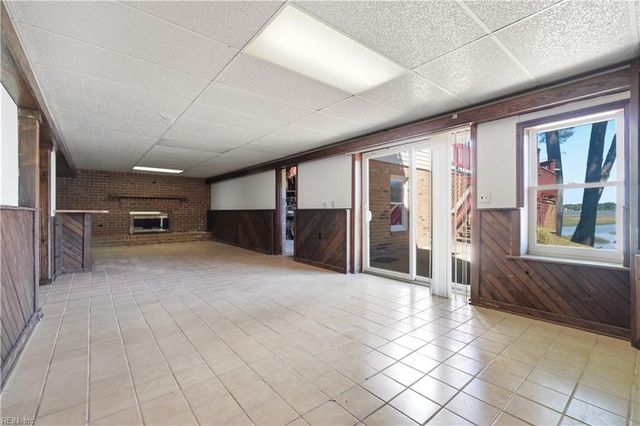 8 Merritt CV, Carrollton, VA 23314
