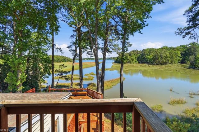 8 Merritt CV, Carrollton, VA 23314