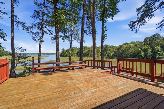 8 Merritt CV, Carrollton, VA 23314