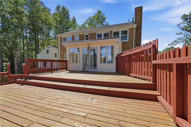 8 Merritt CV, Carrollton, VA 23314