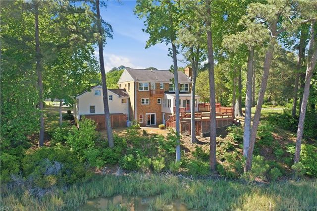 8 Merritt CV, Carrollton, VA 23314