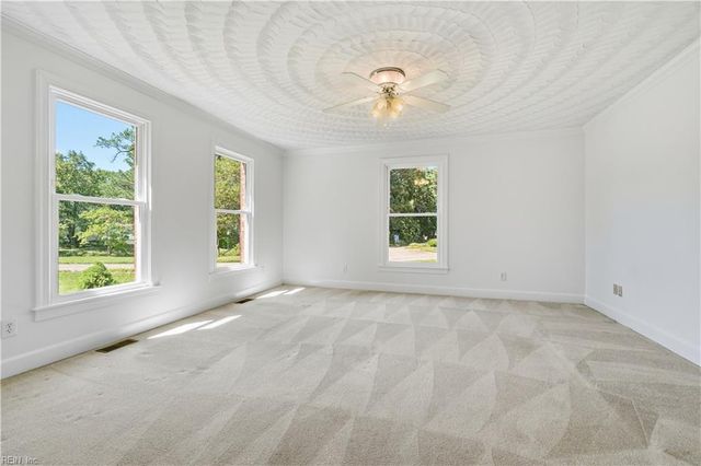 8 Merritt CV, Carrollton, VA 23314