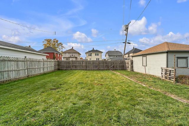 1718 Flett AVENUE, Racine, WI 53405