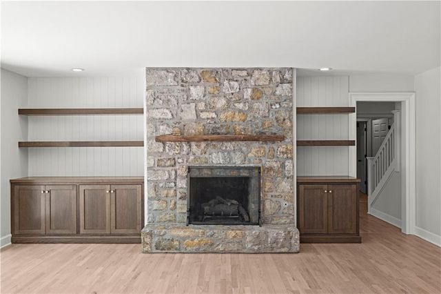 1608 Prestwick Drive, Lawrence, KS 66047