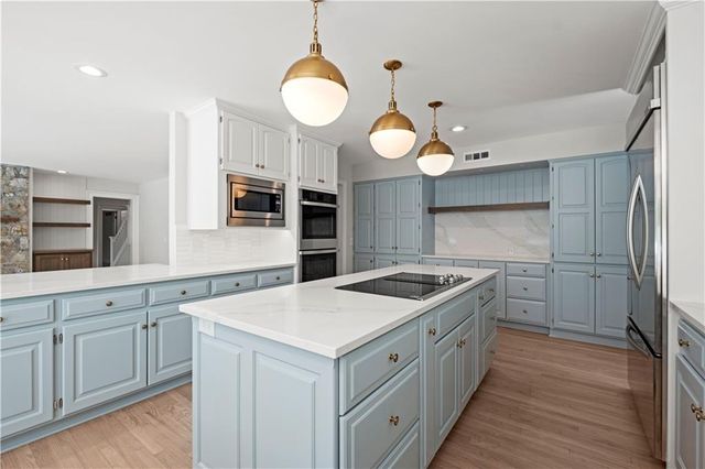 1608 Prestwick Drive, Lawrence, KS 66047