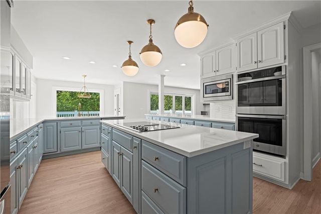 1608 Prestwick Drive, Lawrence, KS 66047