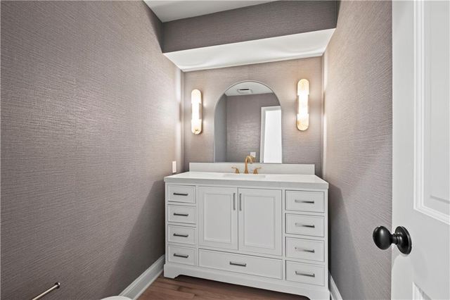 1608 Prestwick Drive, Lawrence, KS 66047