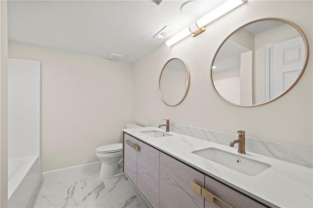 1608 Prestwick Drive, Lawrence, KS 66047