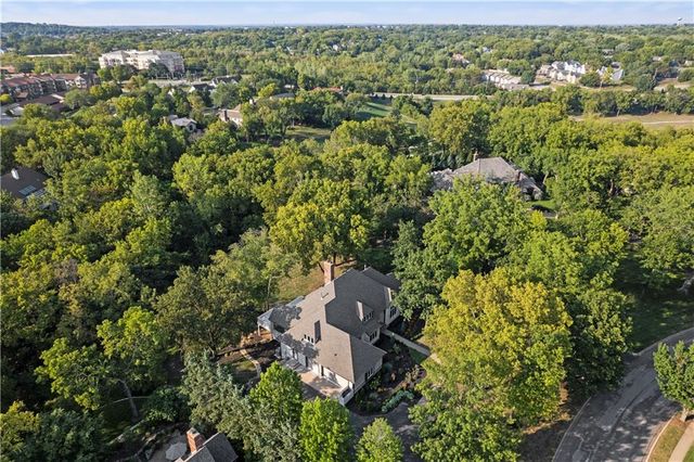 1608 Prestwick Drive, Lawrence, KS 66047