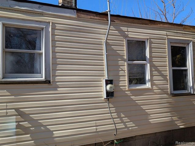 19746 Cooley Street, Detroit, MI 48219