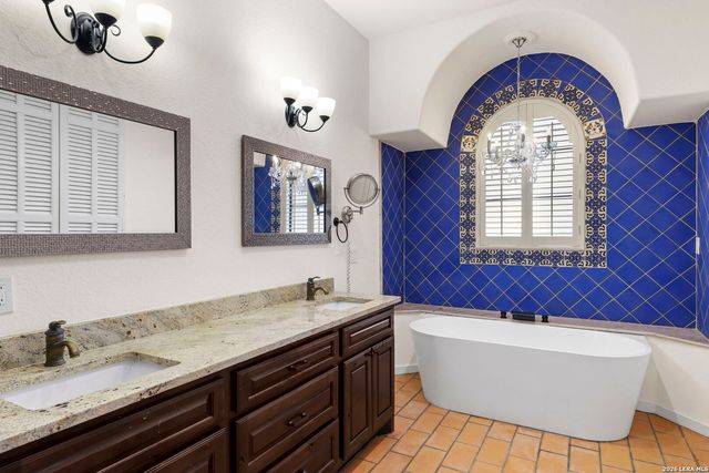 217 Saddle Wood, Comfort, TX 78013