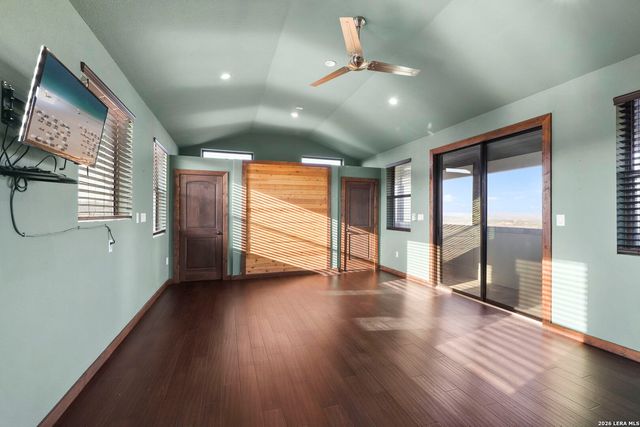 217 Saddle Wood, Comfort, TX 78013