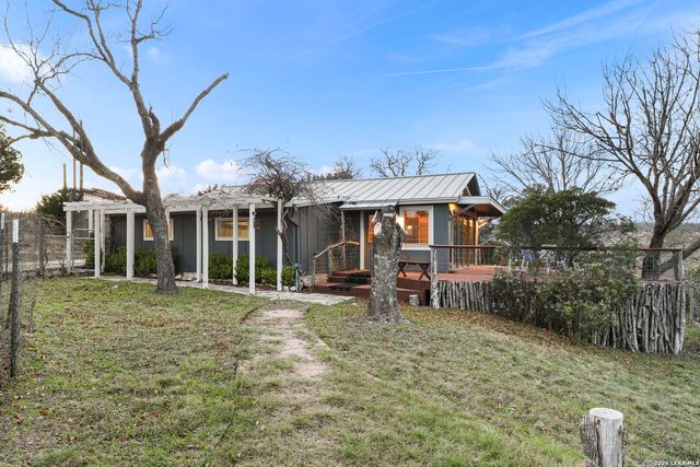 217 Saddle Wood, Comfort, TX 78013