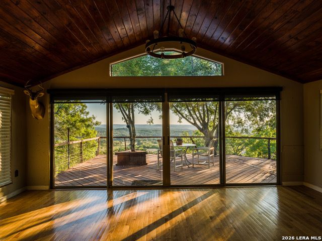 217 Saddle Wood, Comfort, TX 78013