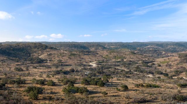 217 Saddle Wood, Comfort, TX 78013