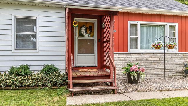 1303 FAUST AVENUE, Oshkosh, WI 54902