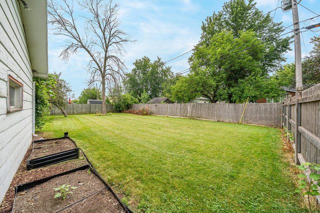 1303 FAUST AVENUE, Oshkosh, WI 54902
