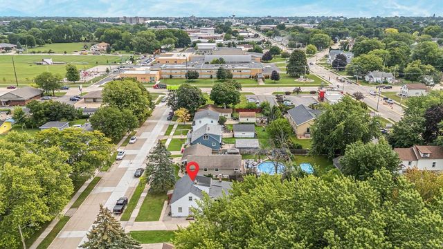 1303 FAUST AVENUE, Oshkosh, WI 54902