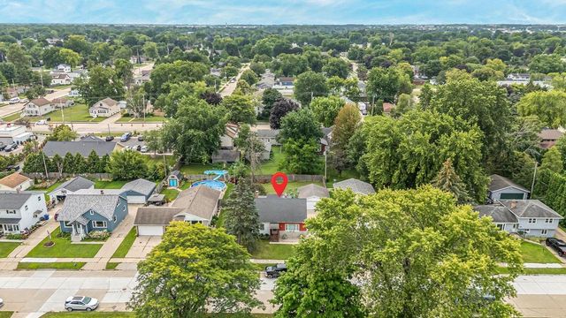 1303 FAUST AVENUE, Oshkosh, WI 54902