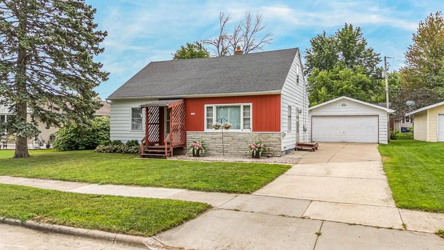1303 FAUST AVENUE, Oshkosh, WI 54902