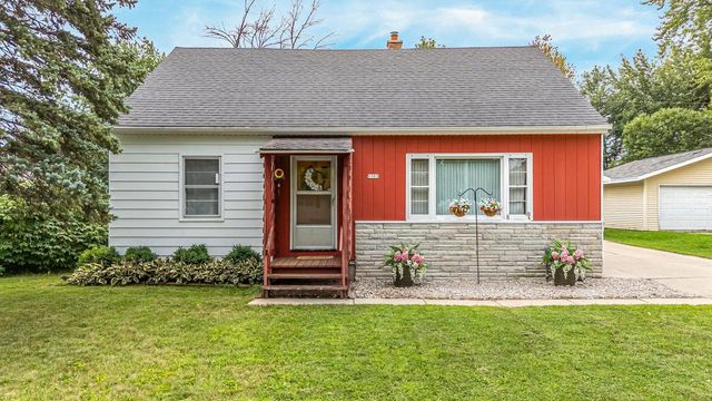 1303 FAUST AVENUE, Oshkosh, WI 54902