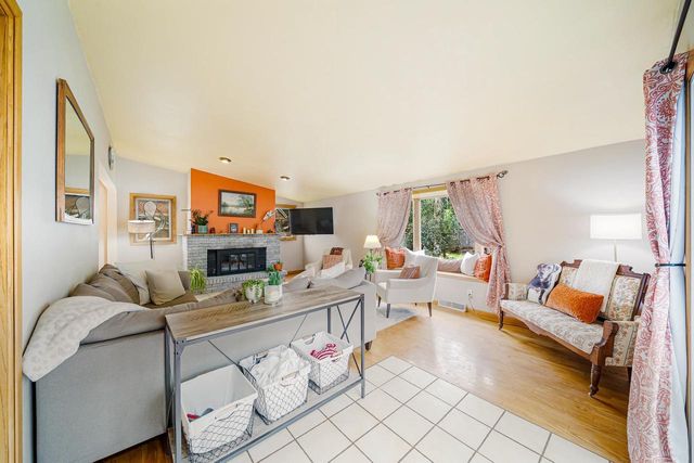 1303 FAUST AVENUE, Oshkosh, WI 54902