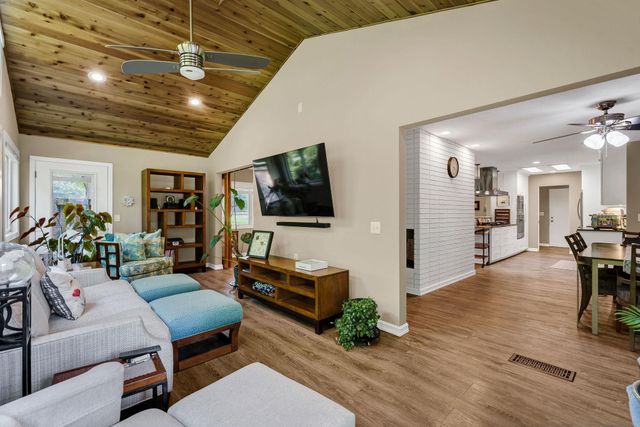 2221 E Rockwood Blvd, Spokane, WA 99203