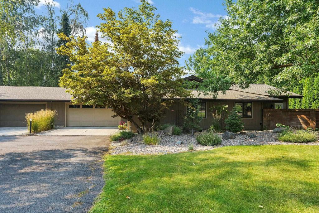 2221 E Rockwood Blvd, Spokane, WA 99203 photo 1