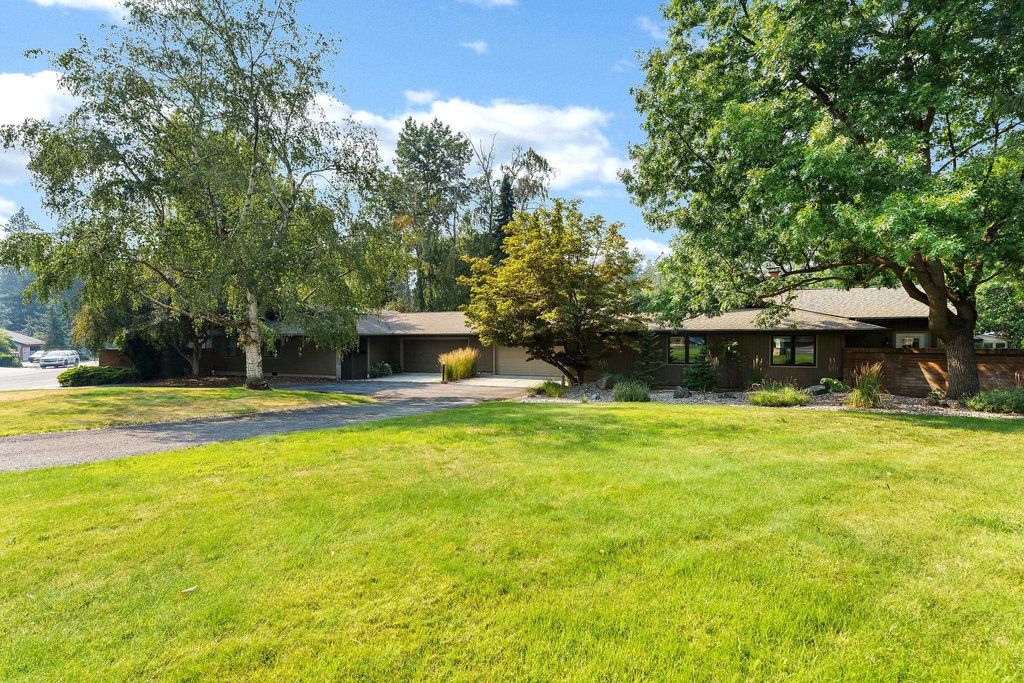 2221 E Rockwood Blvd, Spokane, WA 99203 photo 2