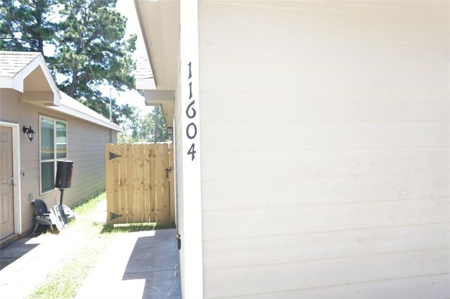 11604 Vistawood Street, Willis, TX 77318