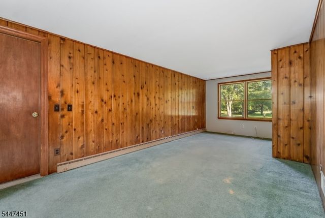 2 Glenway Dr, Raritan Twp., NJ 08822