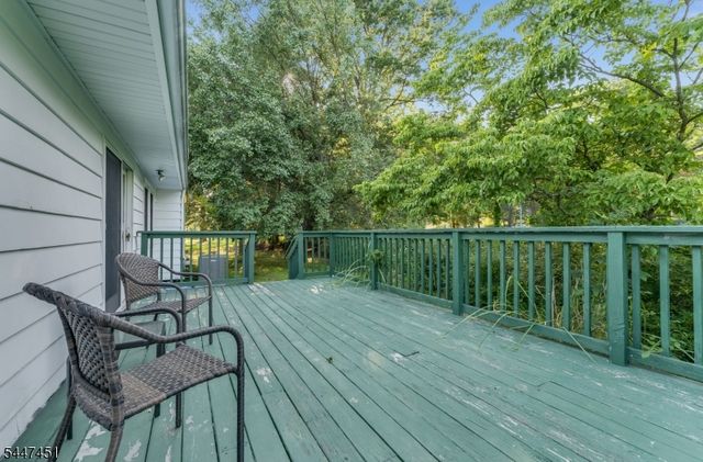 2 Glenway Dr, Raritan Twp., NJ 08822