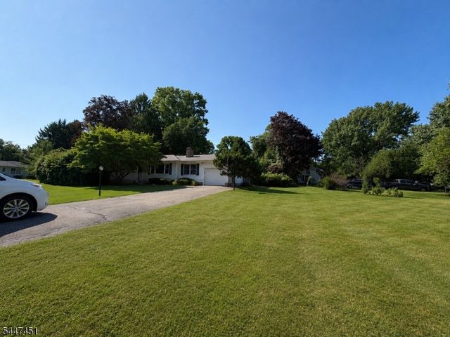 2 Glenway Dr, Raritan Twp., NJ 08822