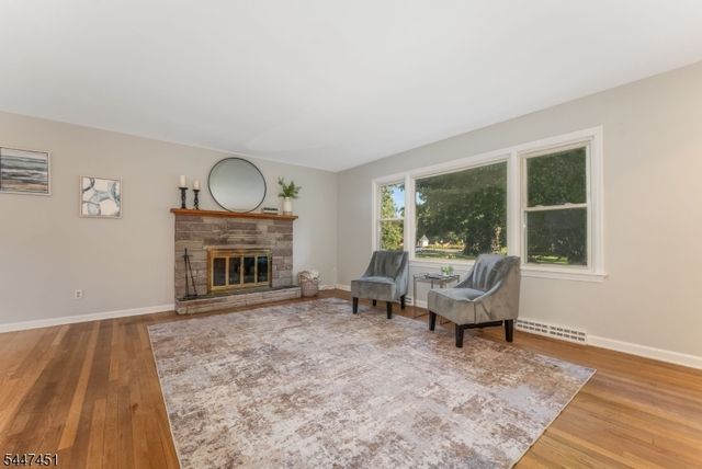 2 Glenway Dr, Raritan Twp., NJ 08822