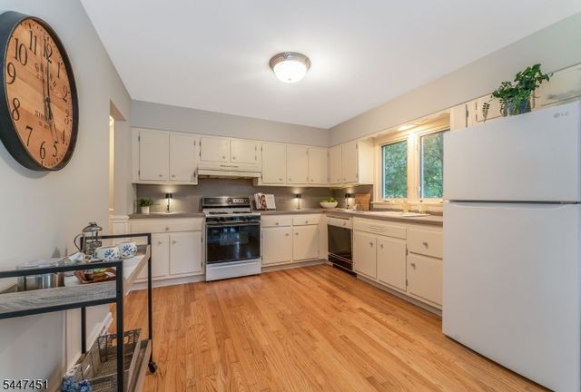 2 Glenway Dr, Raritan Twp., NJ 08822